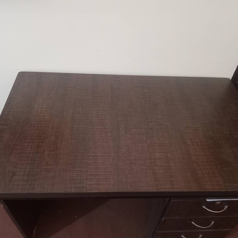 study table 0