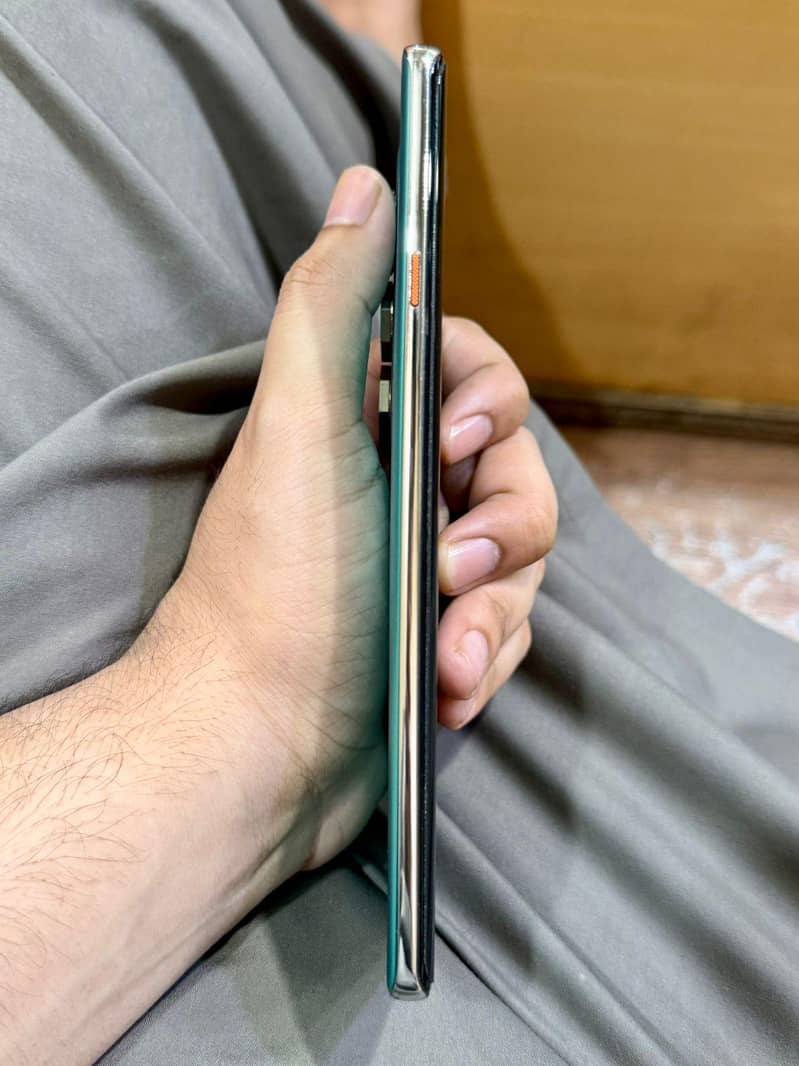 camon 40 Pro 0