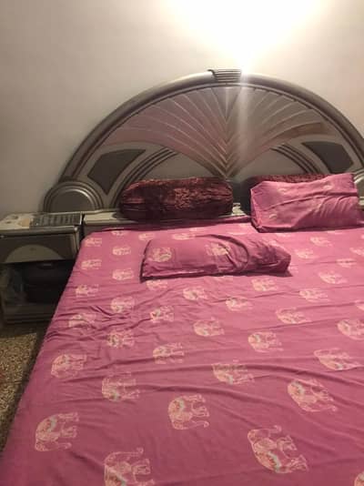 3 pc furniture set (bed+ side table+ 3 door cupboard+ dressing table