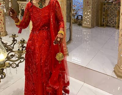 red lehenga