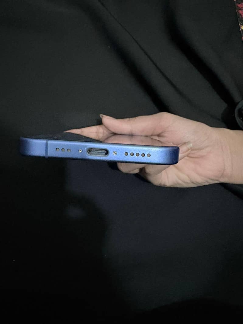 iPhone 16 2