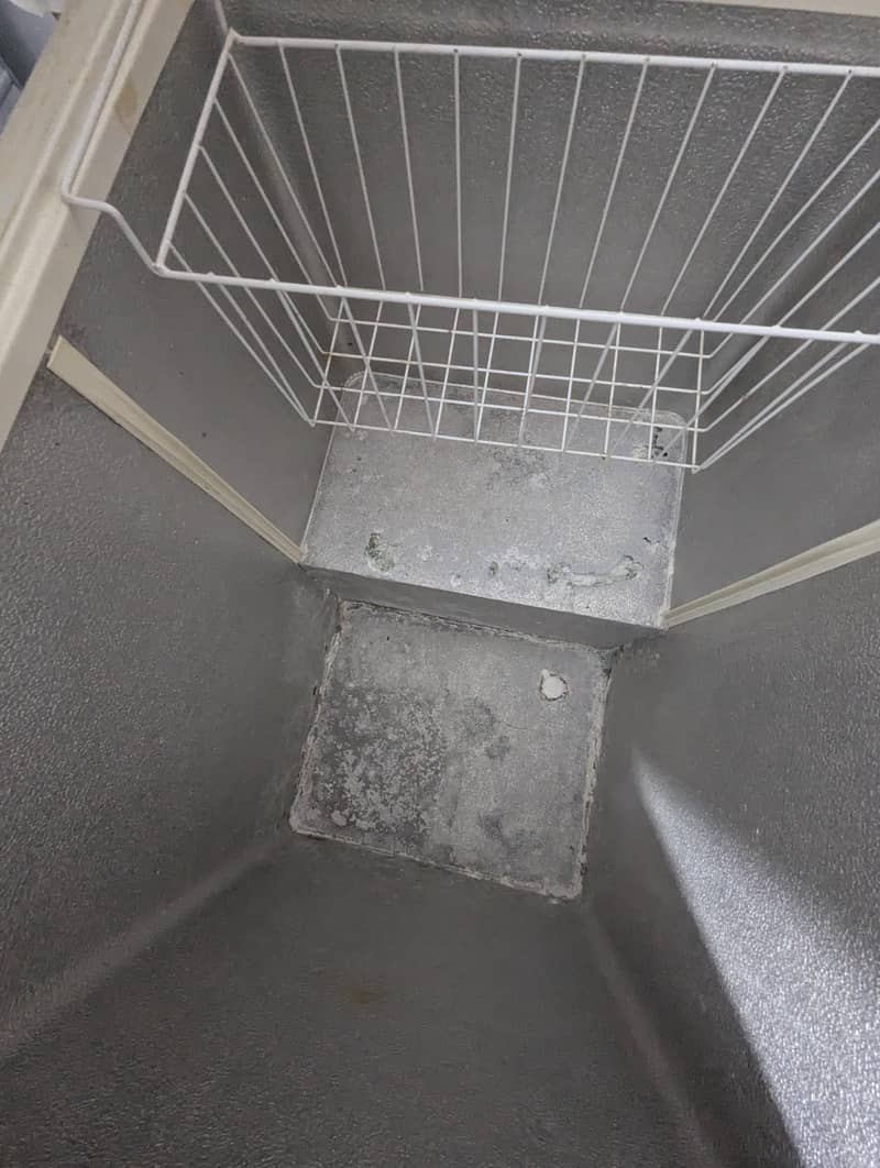 dawlance deep freezer 1