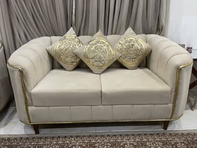 Almost Brand new 3 2 1 Sofa set in neat and clean condition