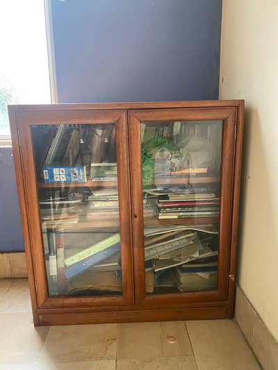 Wooden glass-door cabinet / bookshelf