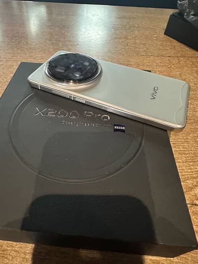 Vivo x200 pro 16/512 official
