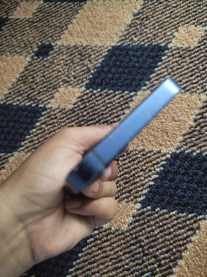 iPhone 12 mini 6