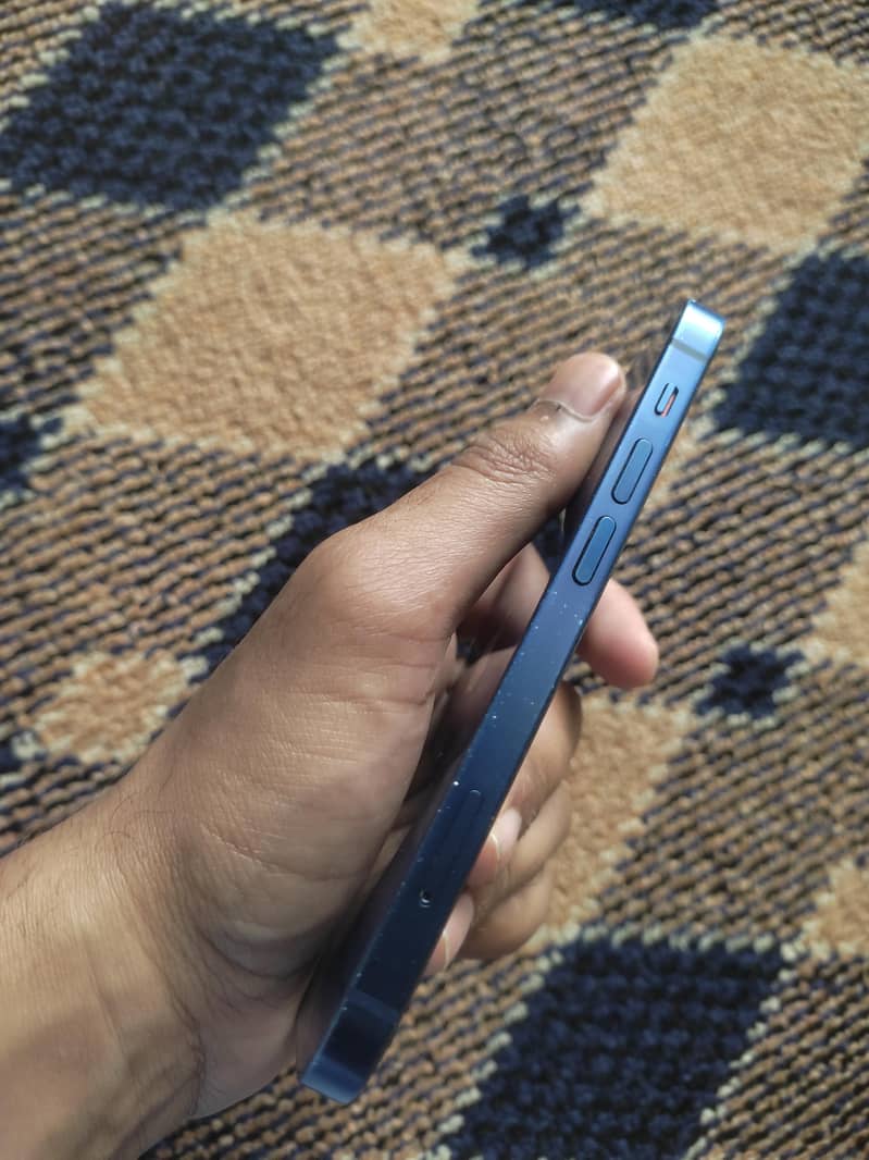 iPhone 12 mini 8