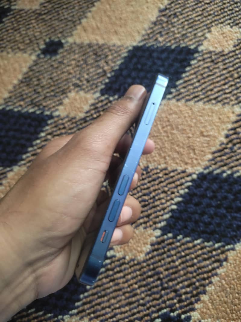 iPhone 12 mini 9