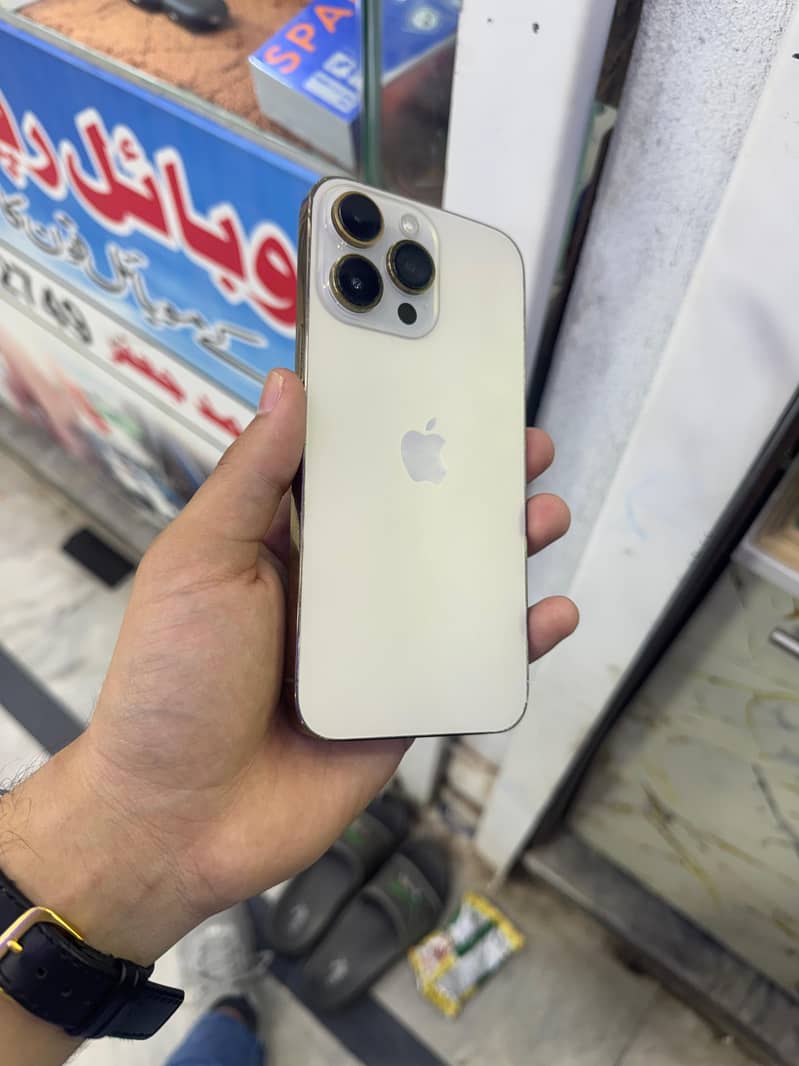 iphone 14 pro max 4