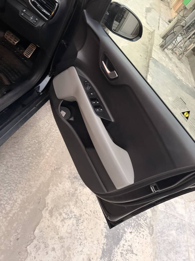 KIA Stonic EX+ 2021 | B To B Genuine | Low Mileage 1