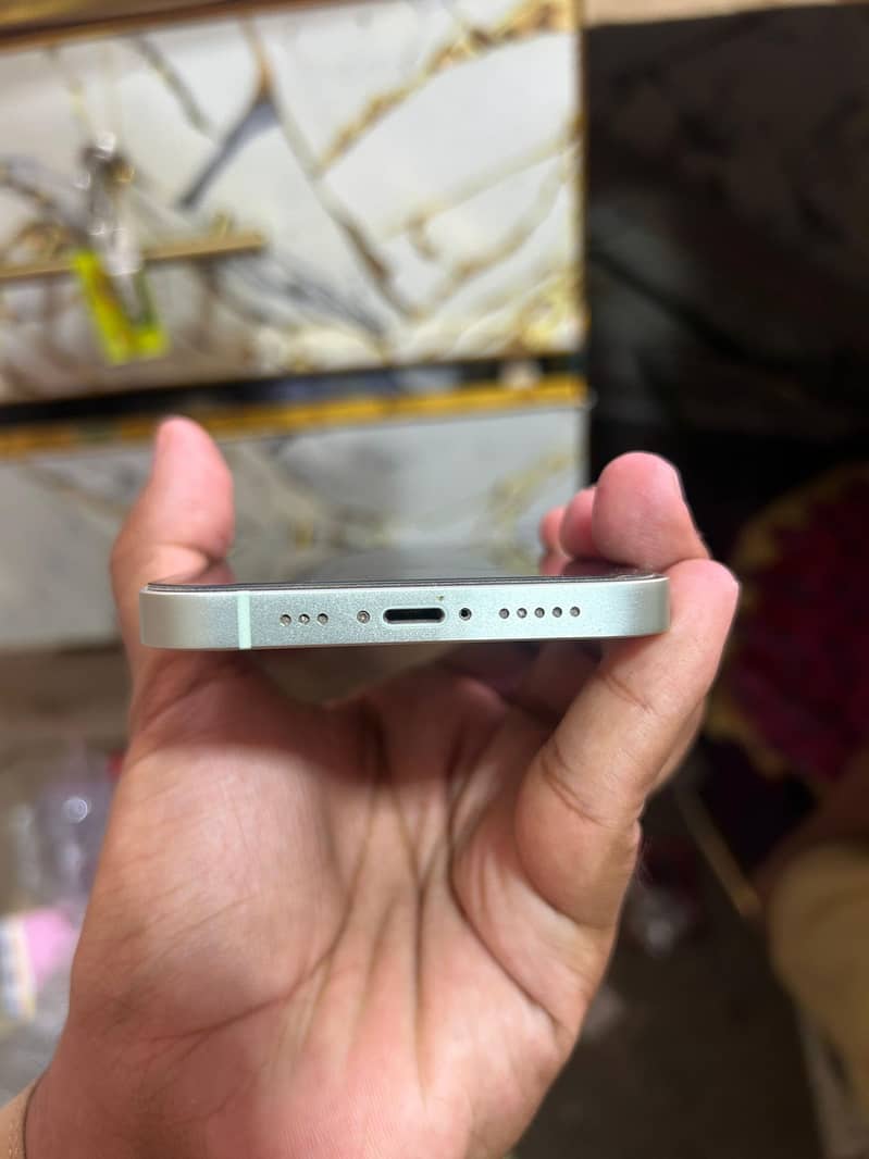 Apple iPhone 12 3