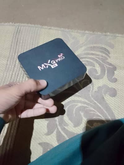 Android TV box mxq pro 4k 5G  10 by 8 condition