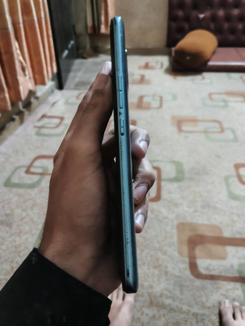 Tecno camon 16se 4