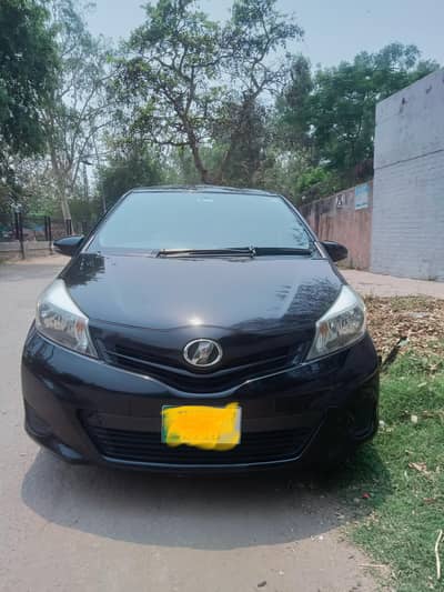 assalamu alaikum Toyota vitz 2013. . 16. . . 17 model hai minor c touching