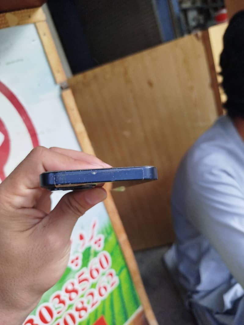 Apple iPhone 13 4