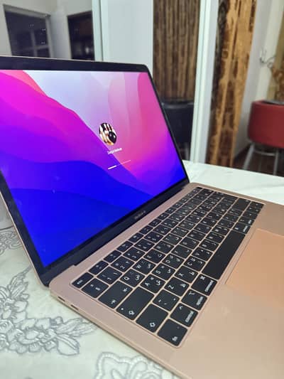 Apple MacBook Air 13-inch Retina 2018 with Box & Charger