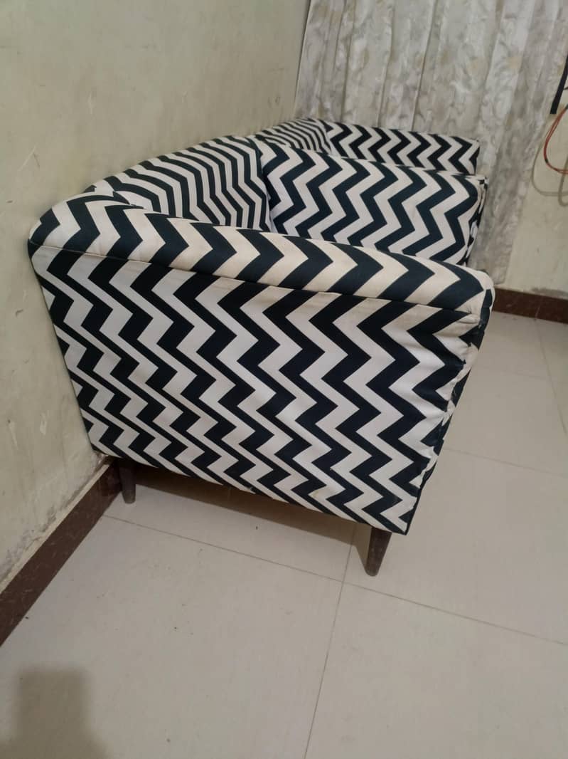 2 single sofa 4