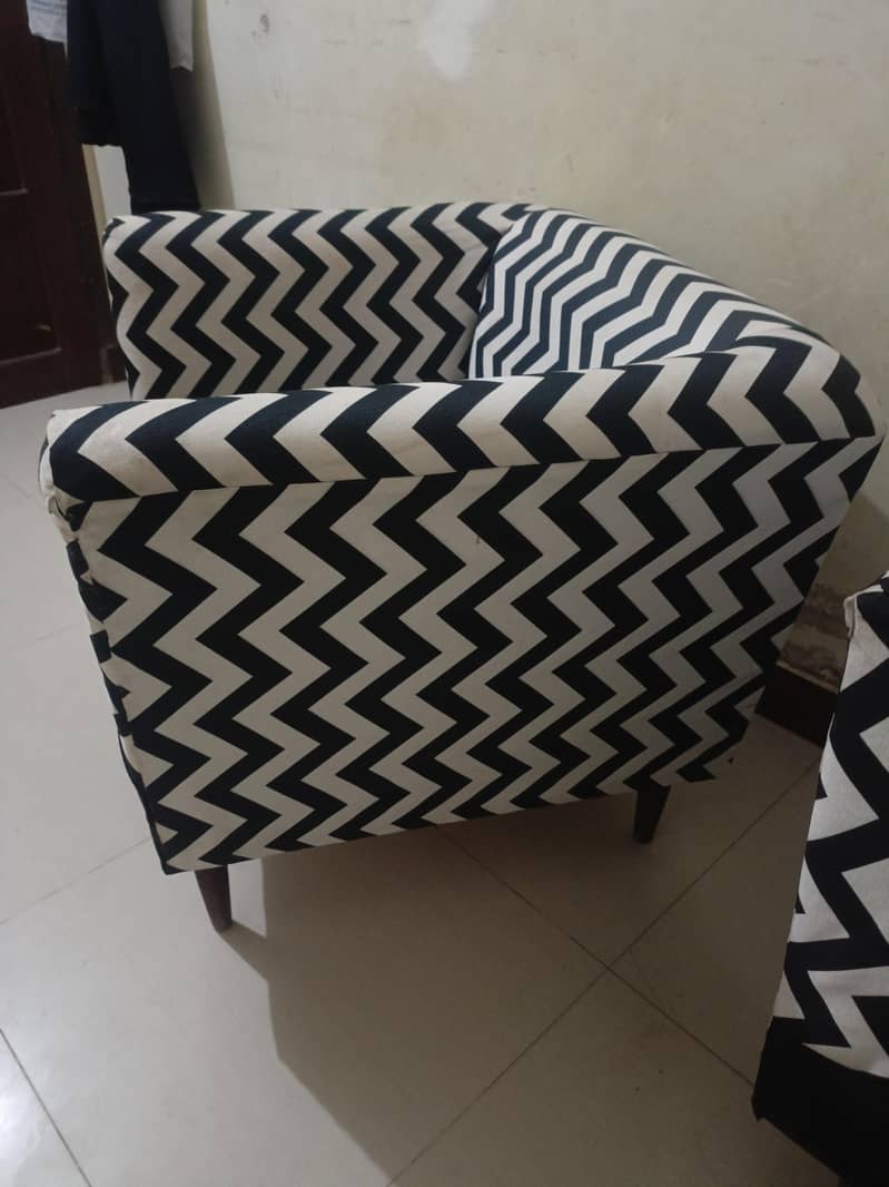 2 single sofa 5