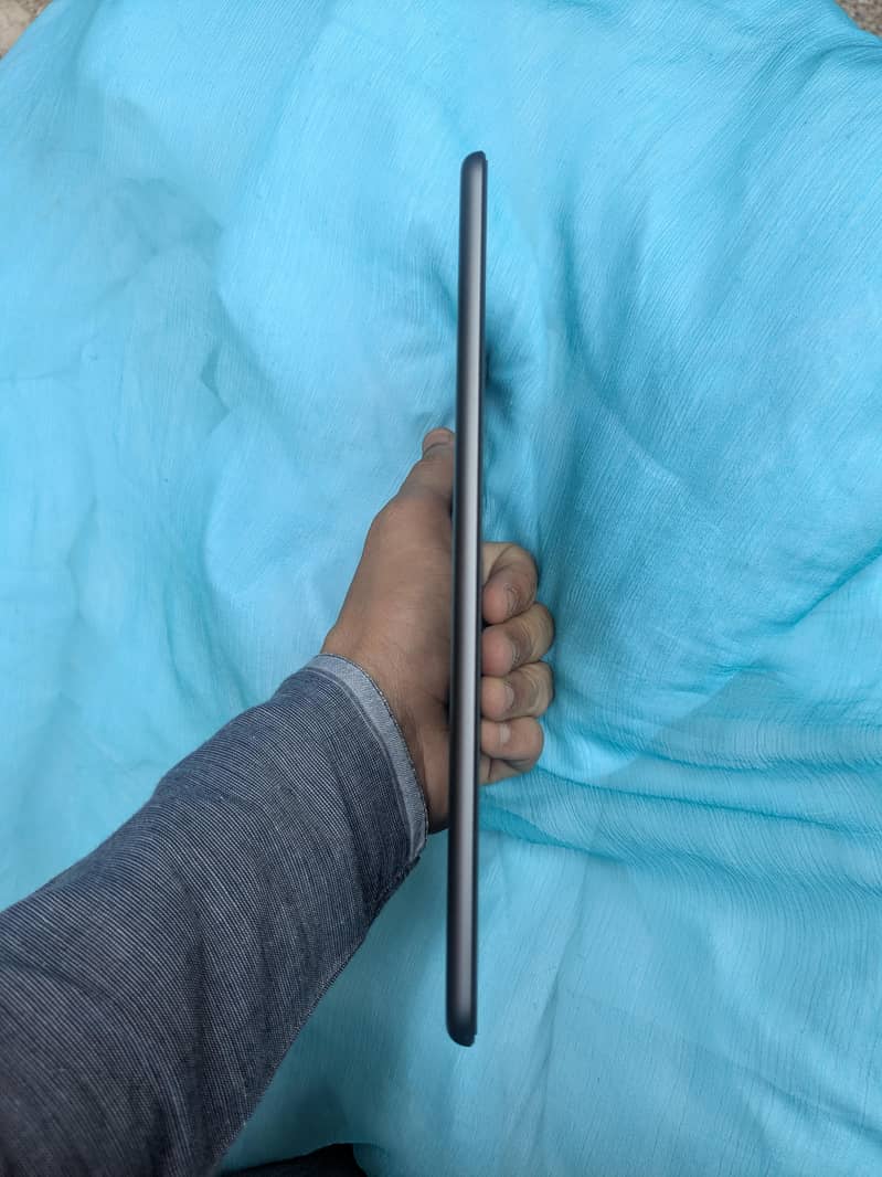 APPLE IPAD MINI 5 2