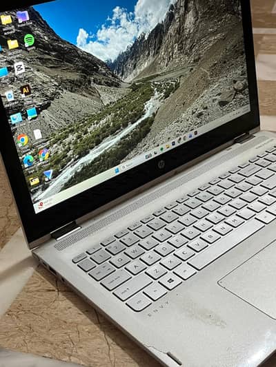 HP ENVY x360 i7 (8th Gen) - 16GB RAM / 256GB SSD - 2-in-1 Flip