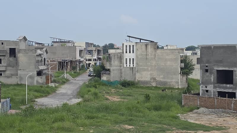 A Block 2 Kanal Developed Plot 8