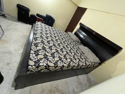 King size DARK BROWN WOODEN BED