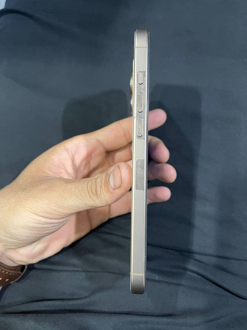 iphone 16 pro max 2