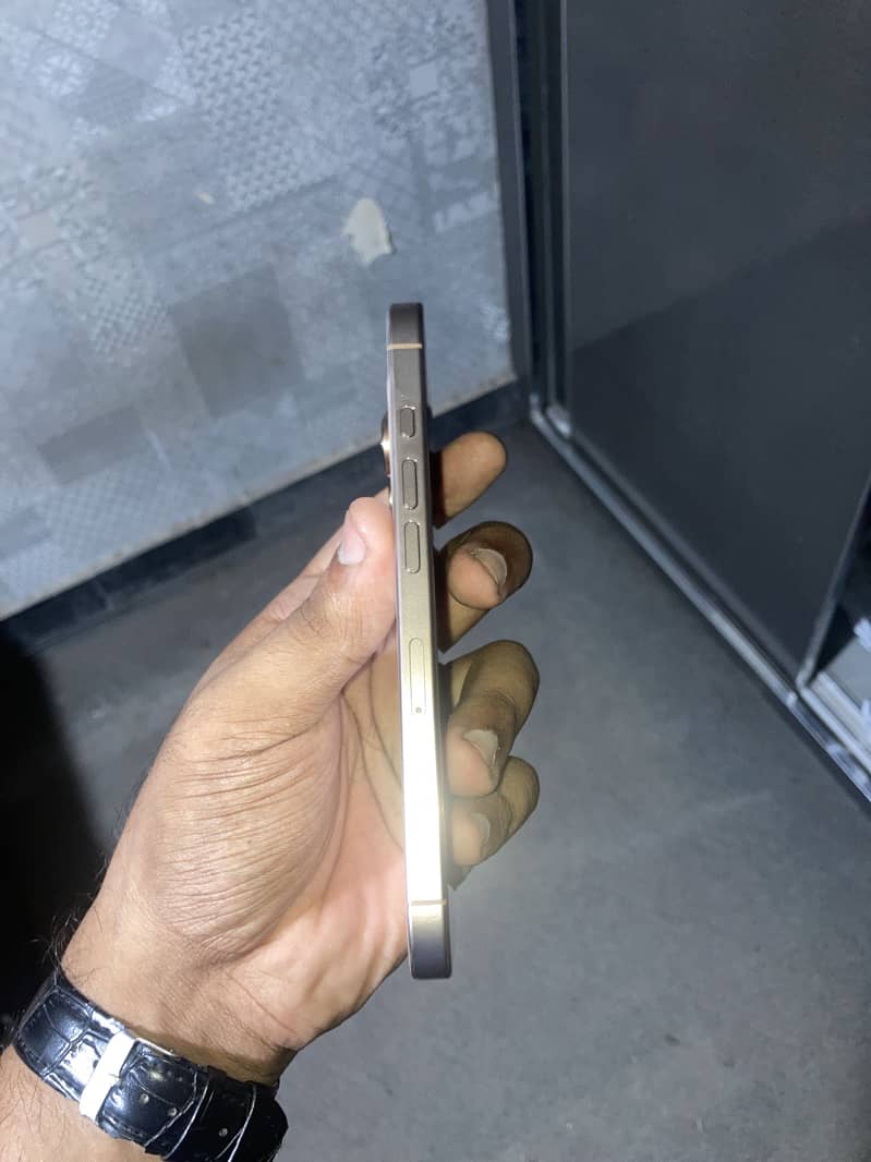 Iphone 16 pro 1