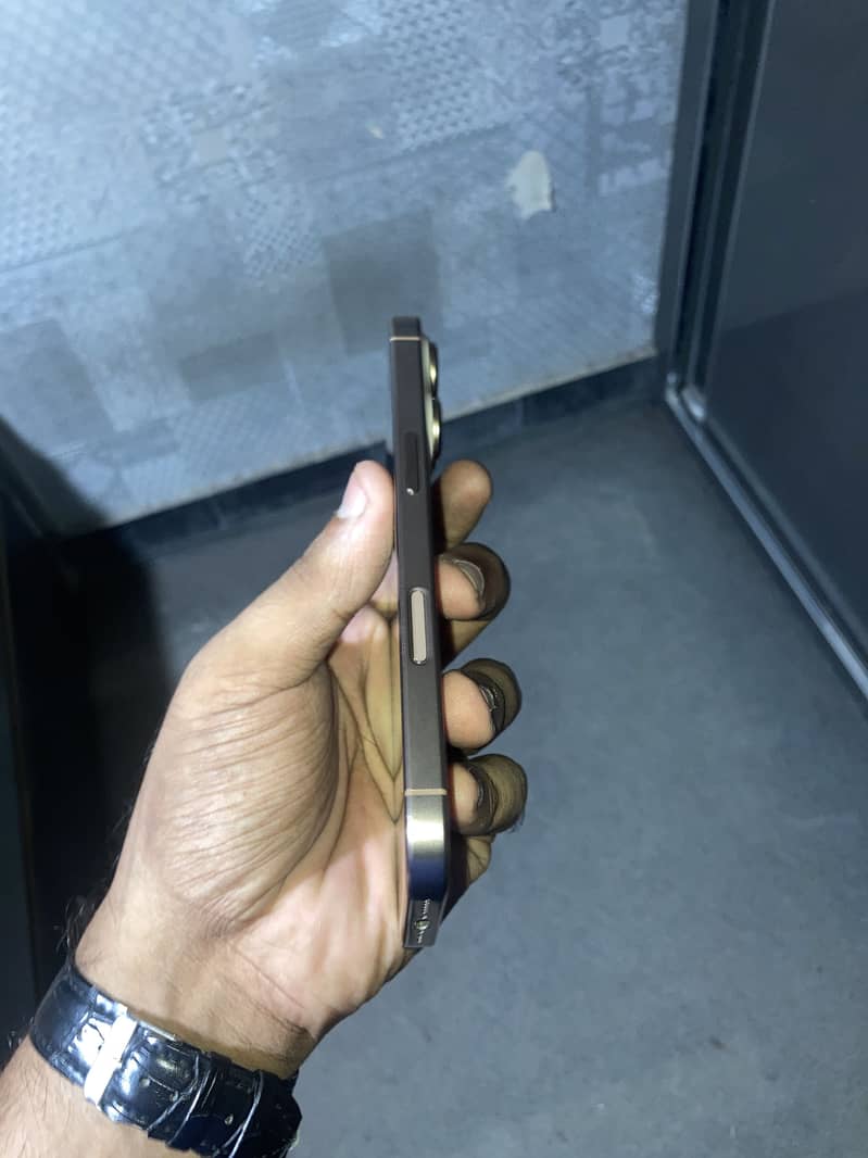 Iphone 16 pro 2