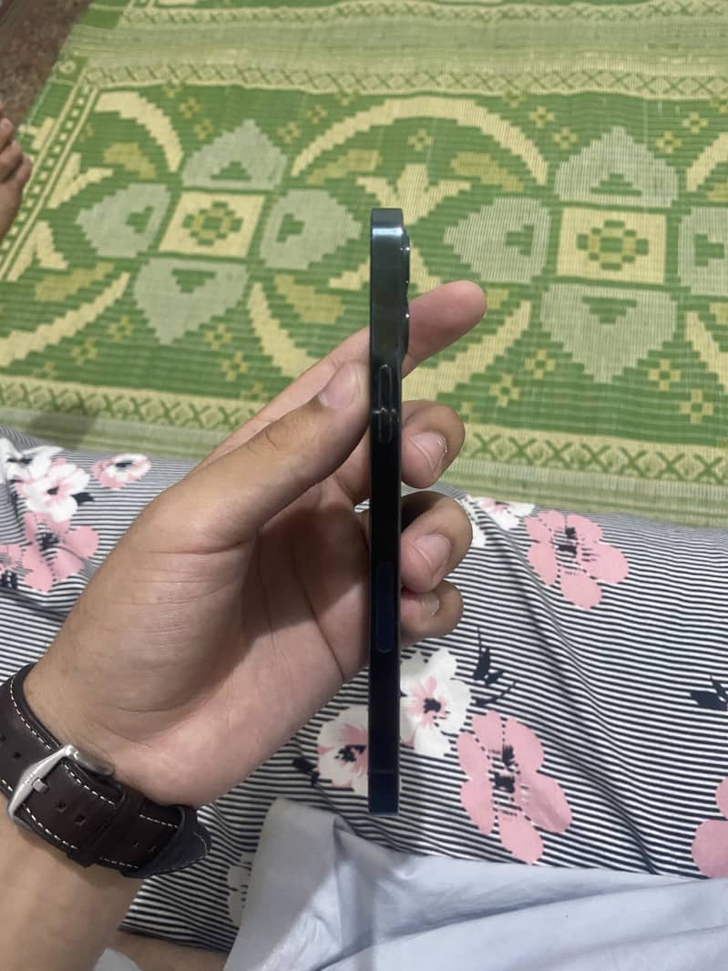 iPhone 12 Pro 1