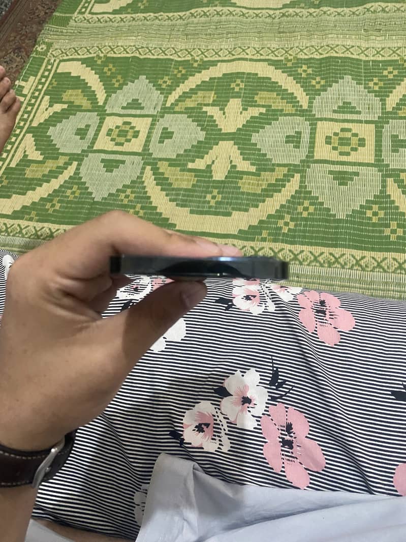 iPhone 12 Pro 4