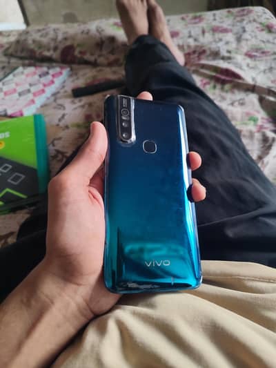 Vivo V15 | Non-PTA | 8/256 | 32MP Pop-up Camera | 18,000