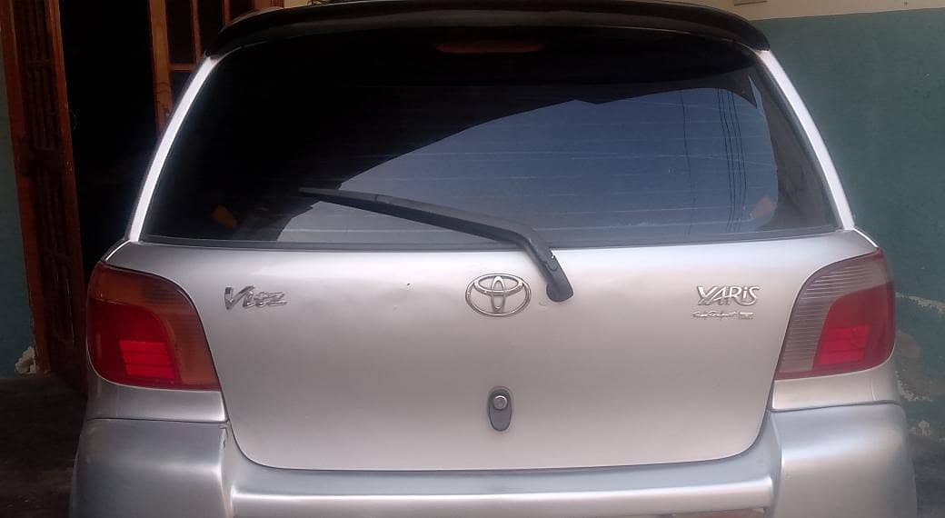 vitz car 11
