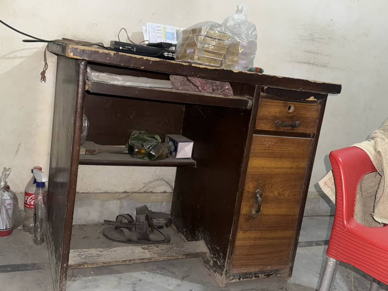 Computer Table 1
