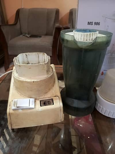 moulinex juicer machine and jug on condition new button lagwaya hai . .