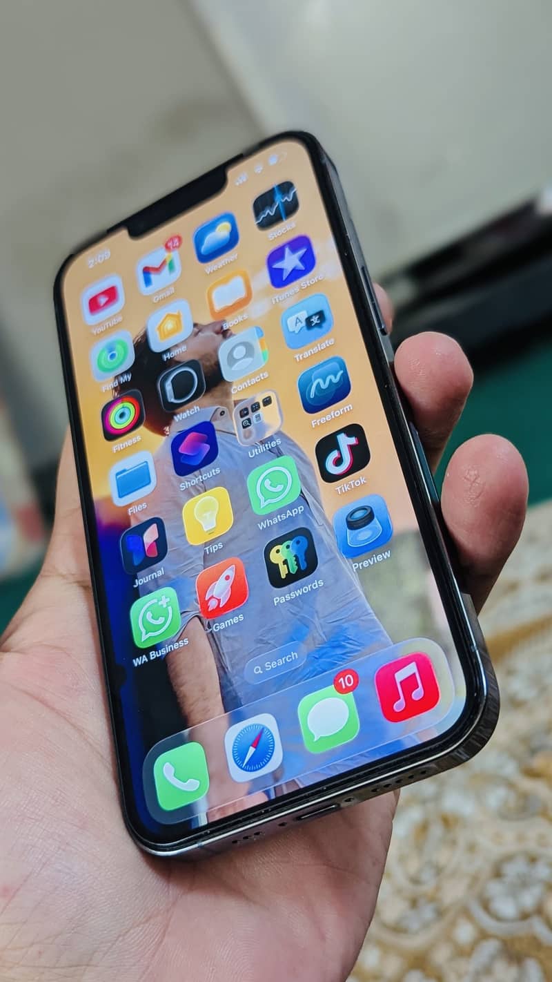 Apple iPhone 13 Pro 4