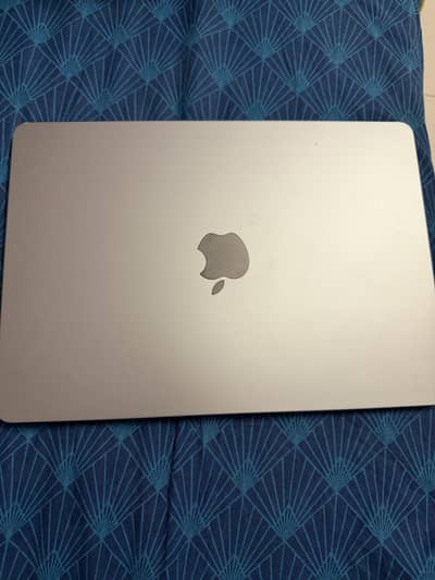 MacBook Air (M2, 2022) 16GB RAM 256GB SSD - Excellent Condition