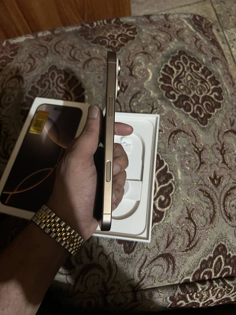 Iphone 16 pro max 1