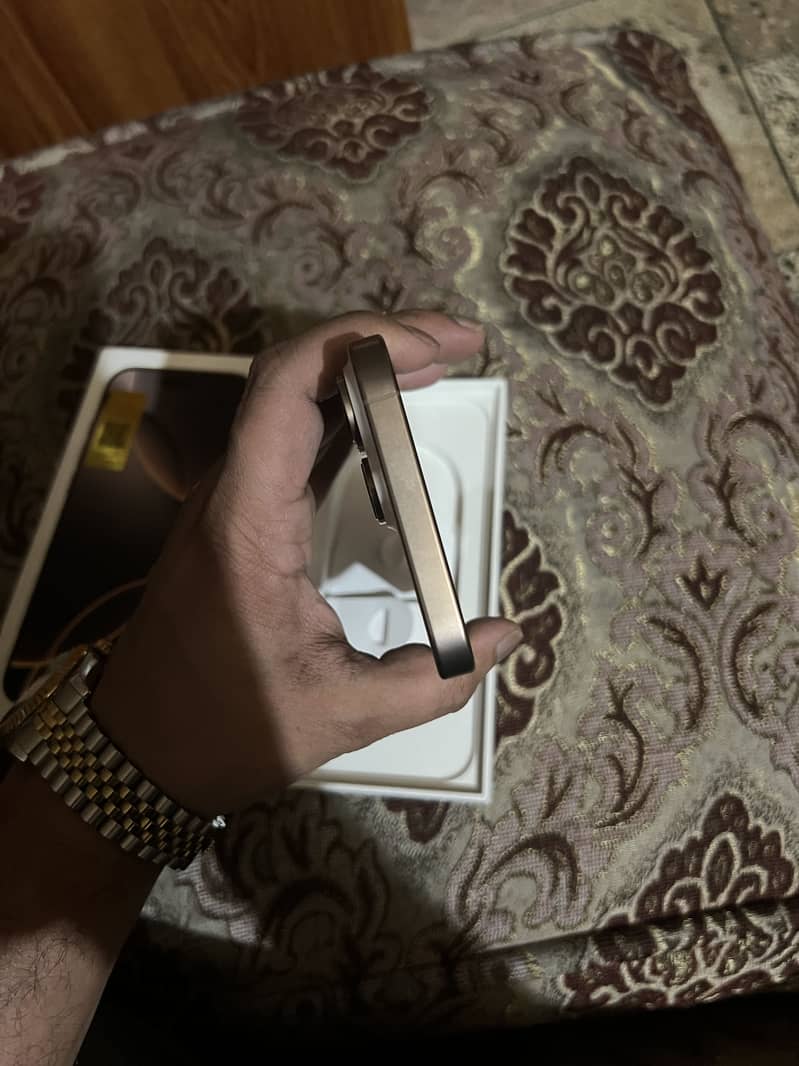 Iphone 16 pro max 2