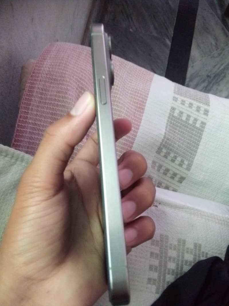 iphone 15 pro max 3