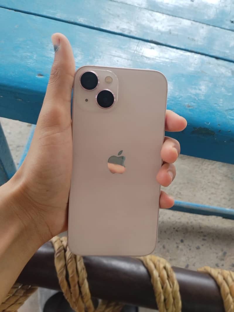 iPhone 13 0