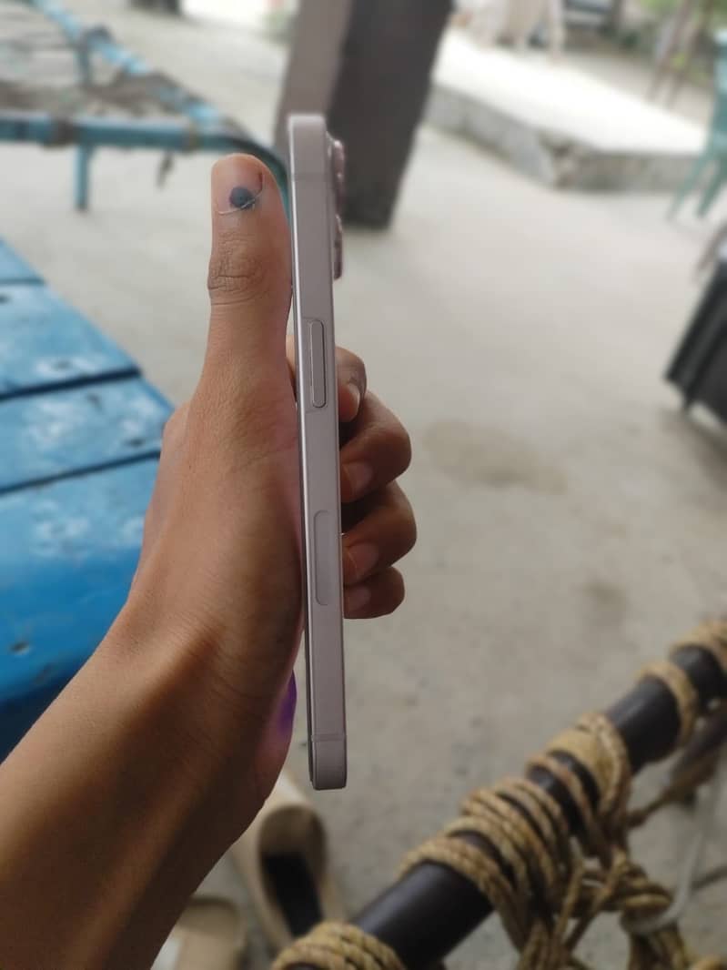 iPhone 13 1