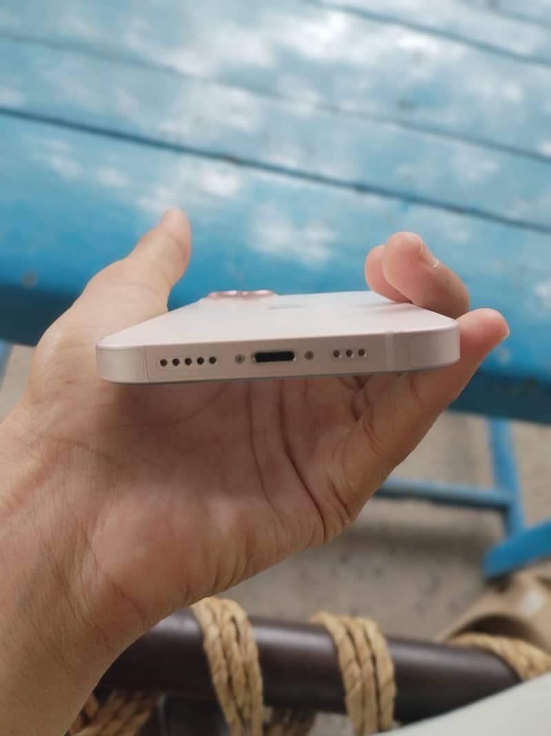 iPhone 13 2