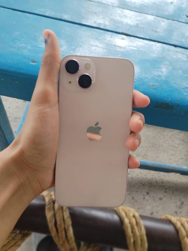 iPhone 13 3