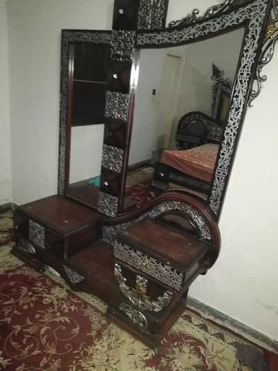 I'm urgent sale my furniture