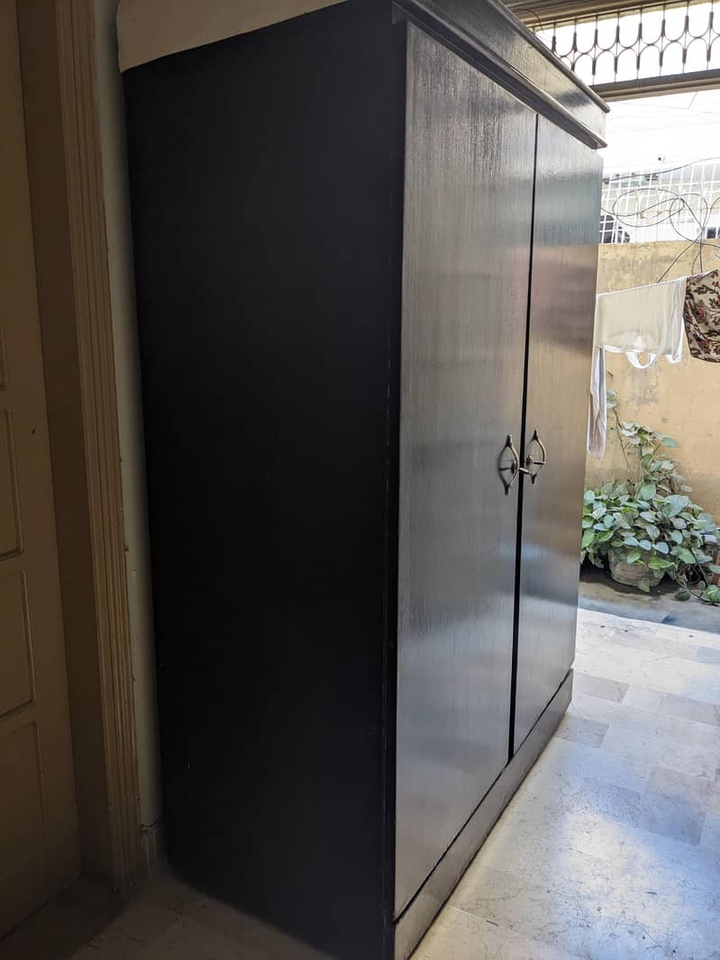 Almari/wardrobe 1