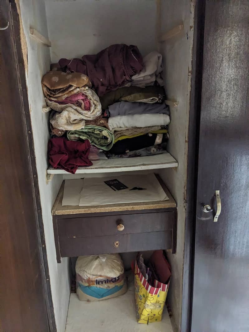 Almari/wardrobe 4