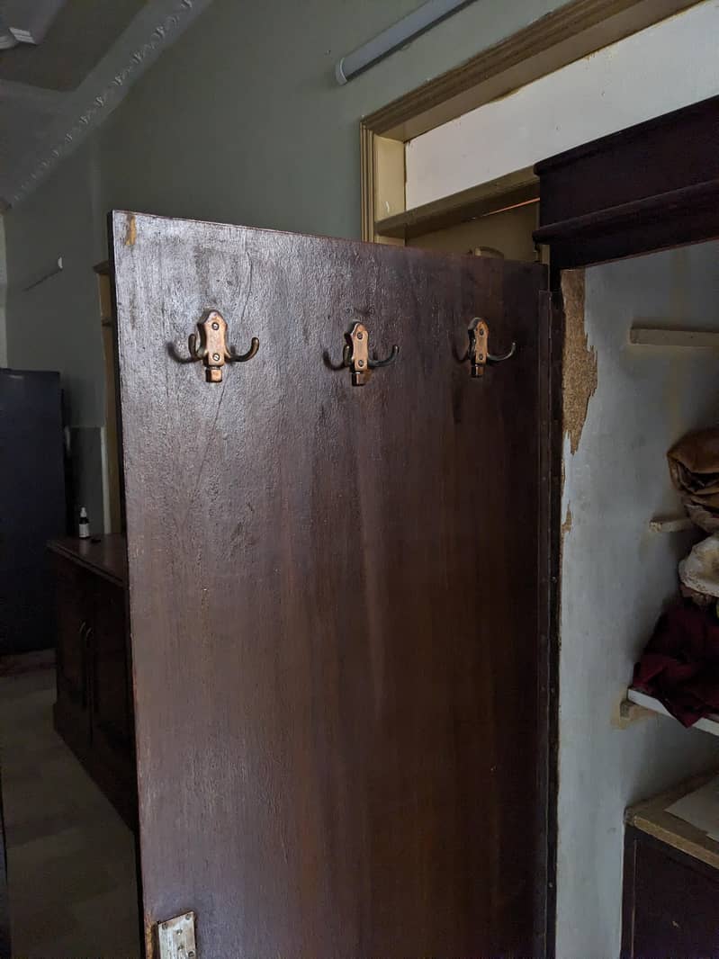 Almari/wardrobe 7