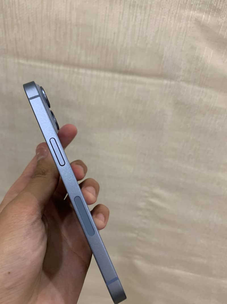 iPhone 14 2