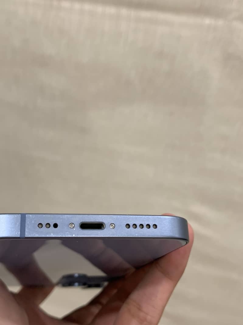 iPhone 14 4